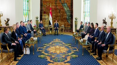 الرئاسة في أسبوع.. السيسي يوجه بسرعة تقديم مشروعات القوانين المتعلقة بالأسرة المصرية.. تحقيق الاكتفاء الذاتي من السلع الزراعية والثروة الحيوانية والسمكية والداجنة.. ويستقبل رئيس تتارستان