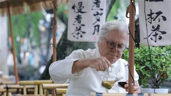 حسين فهمي يخوض تجربة سينمائية صينية جديدة في فيلم The Story I Found in China