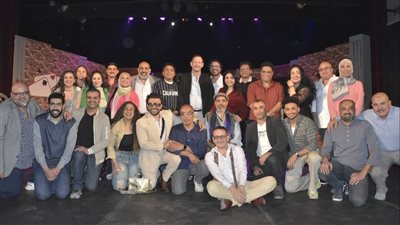 رئيس قطاع المسرح يشهد عرض 