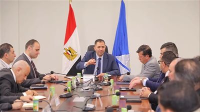 محافظ دمياط يتابع تنفيذ توصيات مؤتمر الطاقة النظيفة والمتجددة 2026