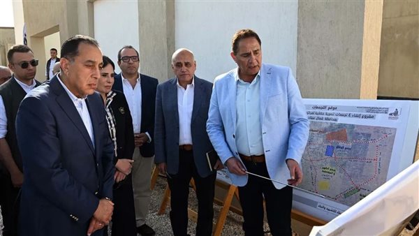 رئيس الوزراء يتفقد مشروع إنشاء 17 تجمعًا تنمويًا في رفح والشيخ زويد بشمال سيناء