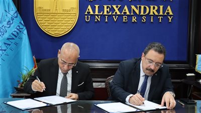 جامعة الإسكندرية والمقاولون العرب يوقعان ملحقًا لاستكمال إنشاءات فرع الجامعة بدولة تشاد