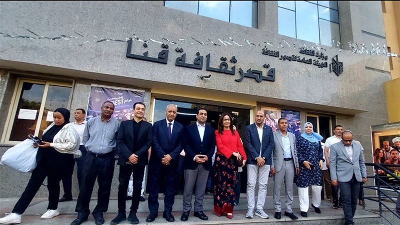 وزيرة الثقافة تزور