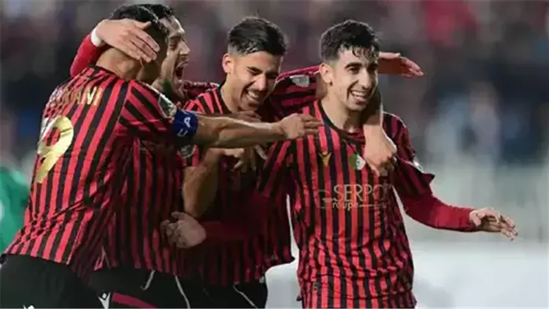 اتحاد العاصمة، فيتو