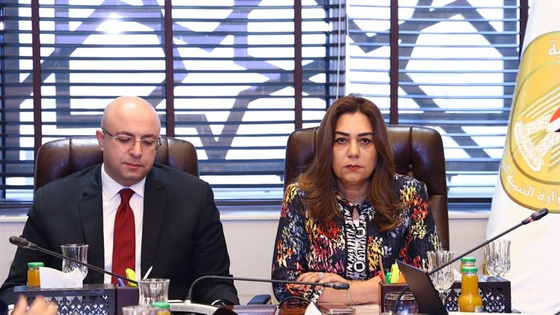 منال عوض، فيتو
