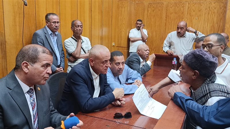 أثناء الاجتماع 