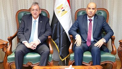 وزير العمل يتفق مع نظيره القبرصي على تشكيل لجنة لتحديد المهن المطلوبة وإرسال العمالة