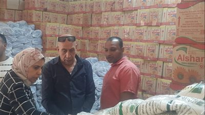 ضبط 3 أطنان سلع غذائية مجهولة المصدر في حملة بشرق شبرا الخيمة