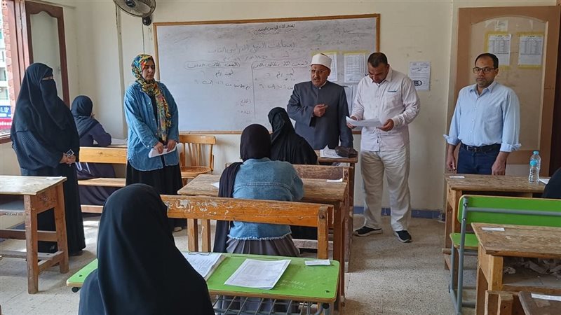 جانب من الامتحانات،