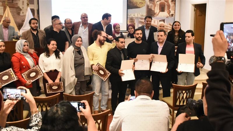 توزيع جوائز المسابقات