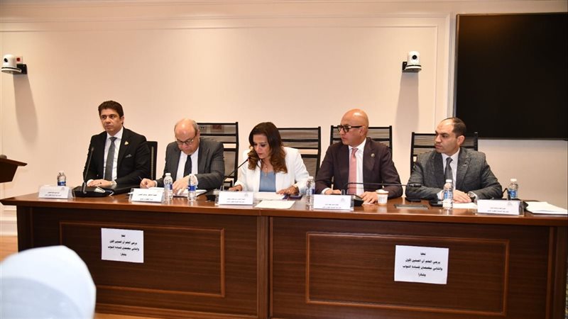 وزير الطيران أمام
