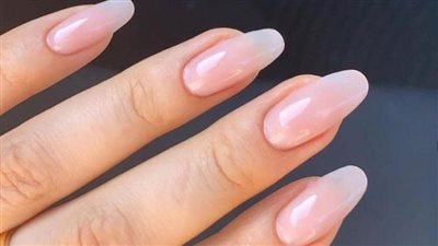وصفات طبيعية تساعدك في علاج اصفرار الأظافر