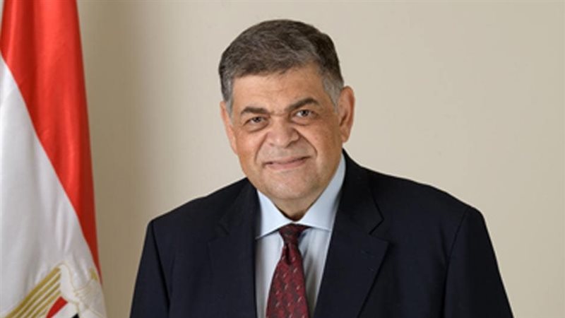 الدكتور أشرف حاتم،