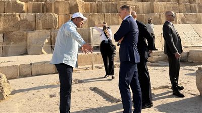 رئيس جمهورية فنلندا يزور المتحف المصري الكبير ومنطقة أهرامات الجيزة