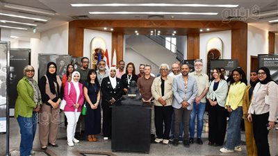 محافظ أسوان يشارك في جلسة 