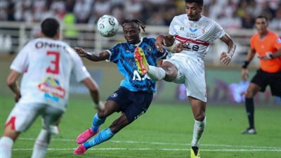 الزمالك يواجه بيراميدز في قمة ترسم ملامح بطل الدوري.. فوز كتيبة معتمد جمال تقربها من اللقب.. يورتشيتش يتمسك بالمنافسة.. التاريخ ينحاز للأبيض.. السماوي يتفوق تسويقيا.. والأهلي يترقب