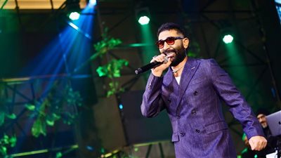 ظهور مختلف لـ أحمد سعد في حفل ضخم بالقاهرة، والجمهور يعلق على فقدانه للوزن