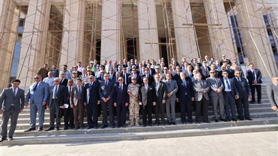 وزير العدل يتابع الموقف التنفيذي لـ 