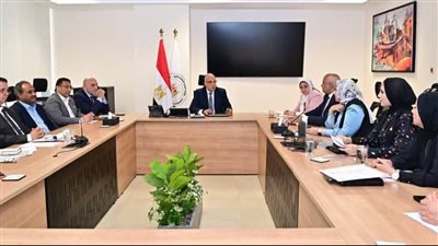 تحذير حكومي من تغطية الترع، ووزير الري: المخلفات تهدد كفاءة المنظومة المائية