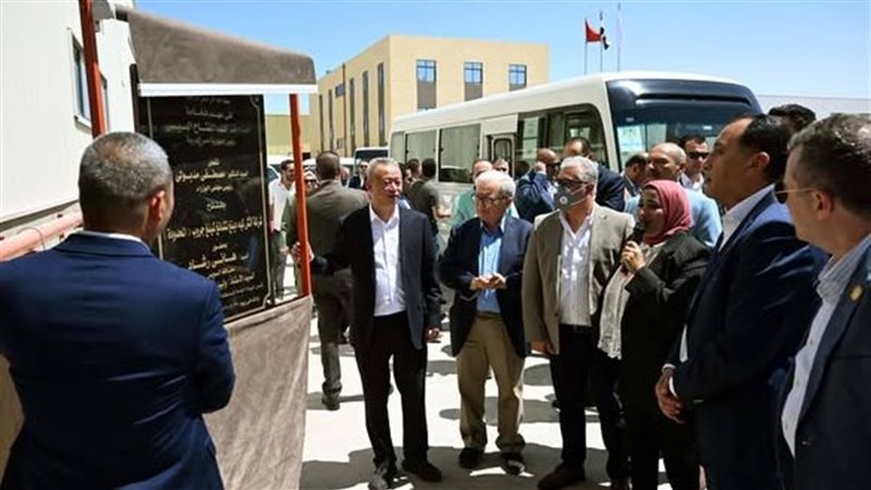 رئيس الوزراء خلال