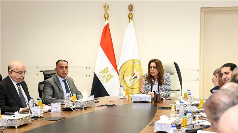 اجتماع منال عوض وزيرة