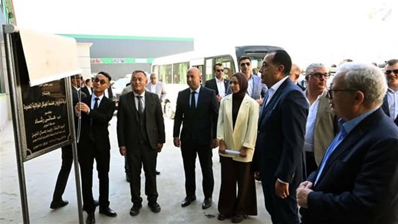 رئيس الوزراء خلال