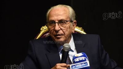 علي بدرخان: تأثرت بنجيب محفوظ ووالدي منعني من المكافأة في معهد السينما (صور)