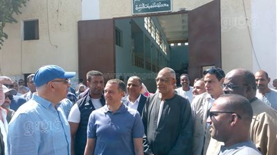 وزير الري ومحافظ أسوان يتفقدان محطة ري (1) بمشروع وادي النقرة لدعم صغار المزارعين (صور)