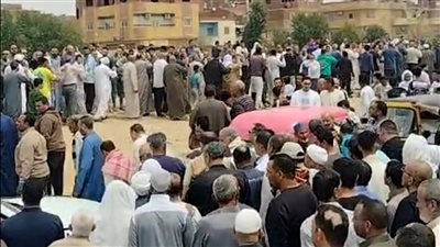 أهالي فايد بالإسماعيلية يودعون ضحيتي حادث طريق السويس