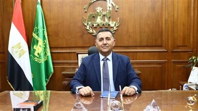 محافظ القليوبية يسلم ملابس الإحرام والتأشيرات لـ 45 حاجا من الجمعيات الأهلية (فيديو)