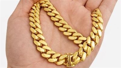 تفسير حلم شراء الذهب وعلاقته بالترقية في العمل 
