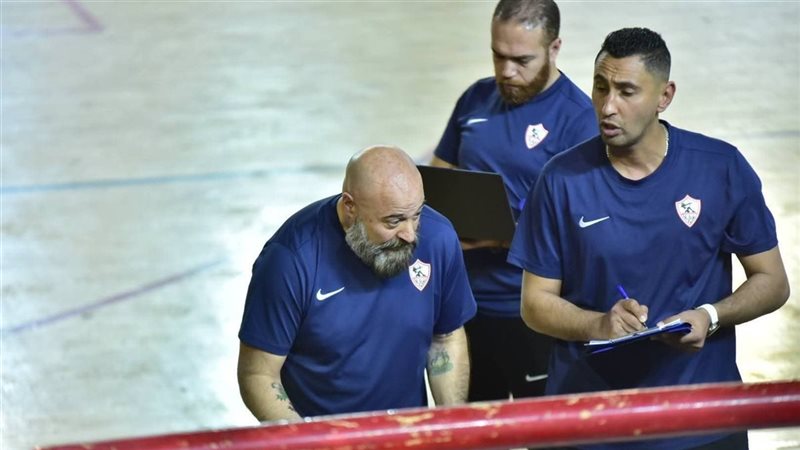 المدير الفني السابق