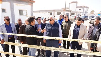 قبل زحام الصيف، محافظ مطروح يتابع كفاءة محطة تحلية مياه كليوباترا 