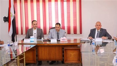 محافظ دمياط يلتقي أهالي كفر سعد ضمن مبادرة 