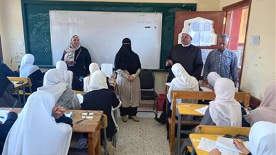 رئيس منطقة الوادي الجديد الأزهرية يواصل جولاته الميدانية لمتابعة سير امتحانات النقل الثانوي