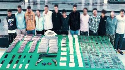 مصرع عنصرين خطر وضبط طن مخدرات و107 أسلحة نارية في حملات أمنية موسعة