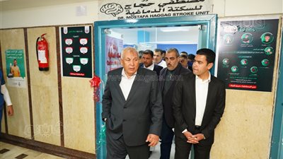 تخليدًا لاسم طبيب راحل، محافظ مطروح يفتتح وحدة السكتة الدماغية بالمستشفى العام