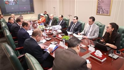 وزير الصحة يترأس جلسة اجتماع 