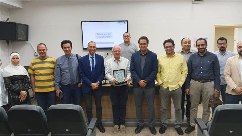 قمة طبية بجامعة عين