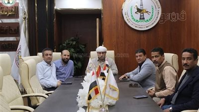 لجنة مشتركة لتقنين أوضاع 100 محل برأس الحكمة وتيسير التراخيص بمطروح