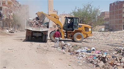 استمرار أعمال الحملة المكبرة لرفع القمامة والمخلفات بقرية الحجاز بالإسماعيلية