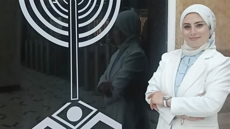 الزميلة دينا عاشور،