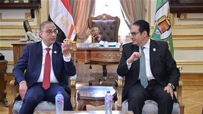 تفاصيل اجتماع مجلس جامعة القاهرة.. عدم الحرمان من الامتحانات بسبب المصروفات.. إعادة قيد طلاب استنفدوا مرات الرسوب.. اعتماد براءة الاختراع بديلا للنشر الدولي.. التوسع في استخدام الذكاء الاصطناعي