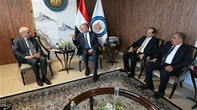 وزير البترول يبحث مع توتال إنرجيز جهود التوسع في استكشاف الغاز بمصر