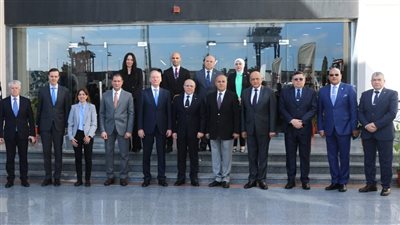 ميناء الإسكندرية يستقبل وفدا حكوميا روسيا لبحث تعزيز التعاون في النقل البحري