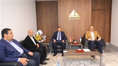 محافظ دمياط يبحث مطالب المواطنين في لقاء موسع مع نواب البرلمان