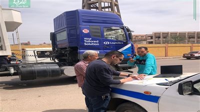   شئون البيئة بالشرقية يفحص عوادم 262 سيارة 