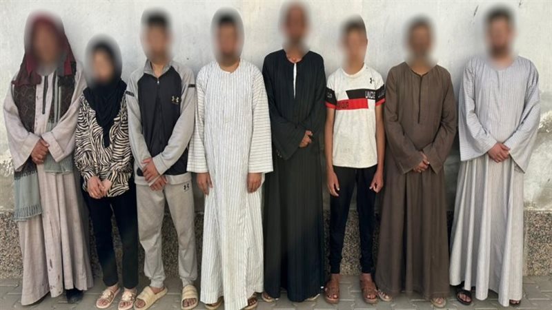 إصابة 4 أشخاص فى
