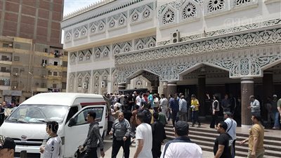 تشييع جنازة نعمان الوزير كبير مشجعي النادي الإسماعيلي إلى مثواه الأخير (صور)