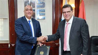 توقيع عقد تمويل بـ300 مليون جنيه بين 